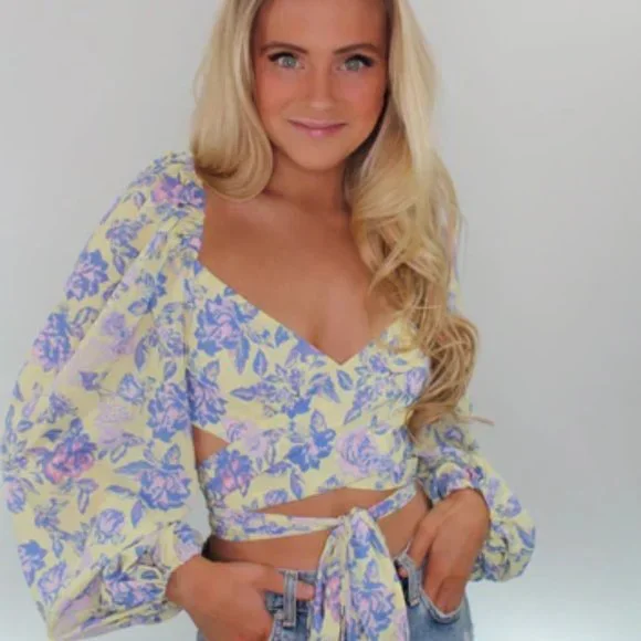 The Brunch Club Tammy Floral Top (size US s) - Picture 1 of 3